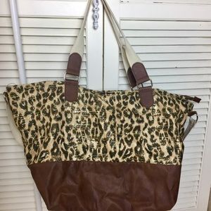 ***FLASH SALE!!!*** FAUX LEATHER LEOPARD TOTE BAG